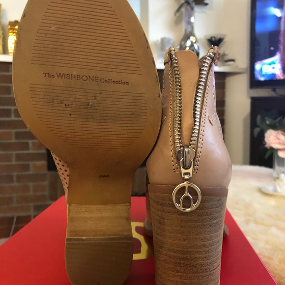 Wishbone beige calf leather sandal - Picture 4 of 4